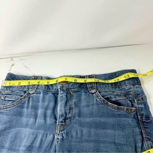 Democracy “Ab”solution Jean Shorts- Size 4 - Picture 3 of 10